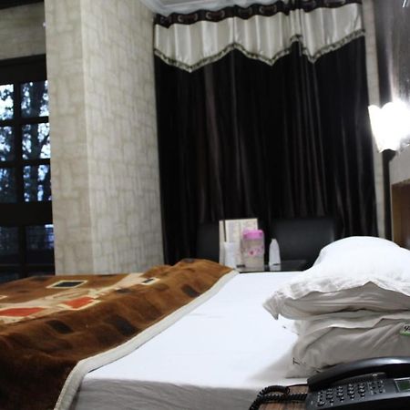 Hotel Topaz Далхаузи Экстерьер фото
